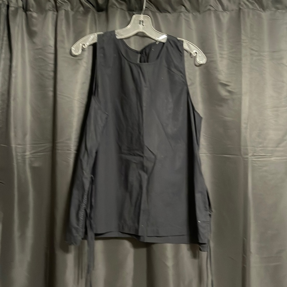 Loft side tie top